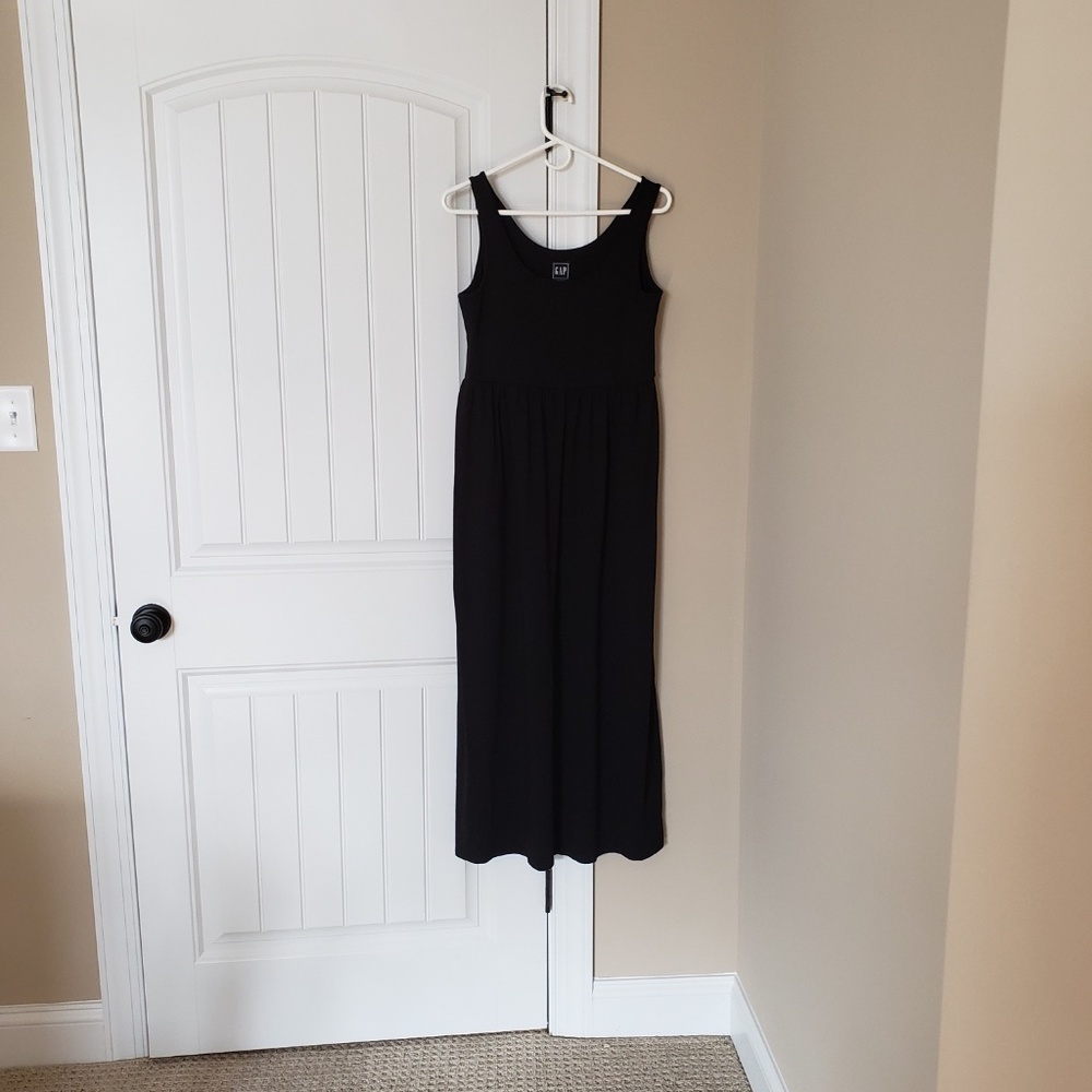 GAP Maternity Scoopneck Maxi Dress
